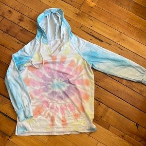 Worn once. Long sleeve hooded shirt